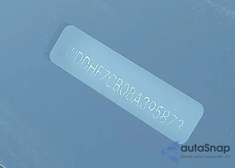 2011 Mercedes-Benz E 550 из США, поврежденный, VIN WDDHF7CB0BA395873